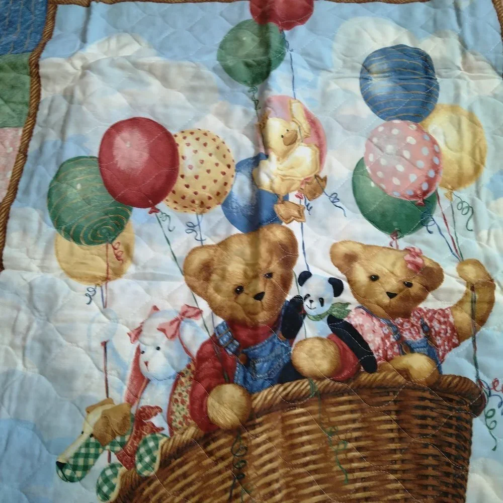 BABY BLANKET/QUILT WITH TEDDY BEARS 34 X 44 INCHES MULTICOLORED CLASSIC